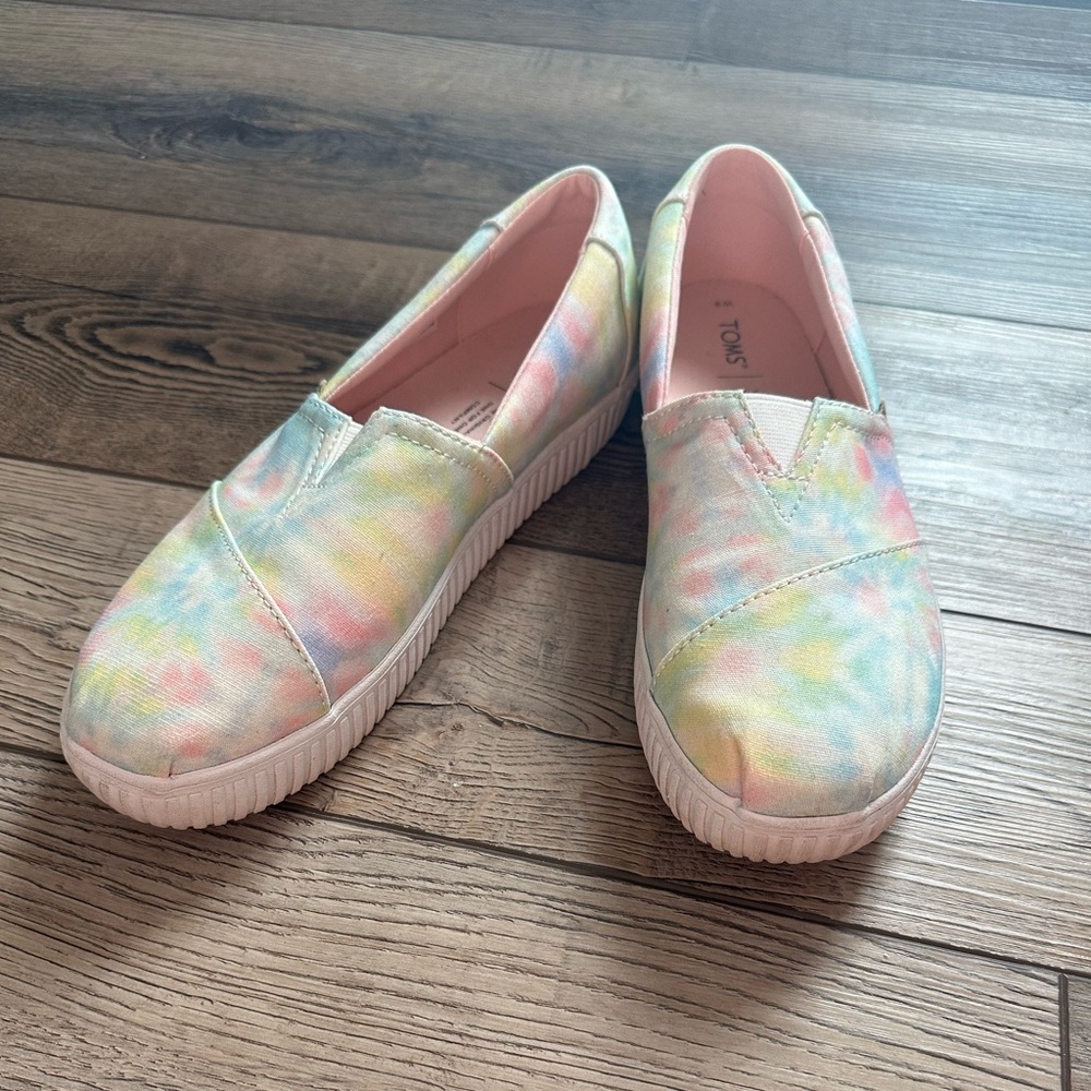 Toms Platform shoes size 9